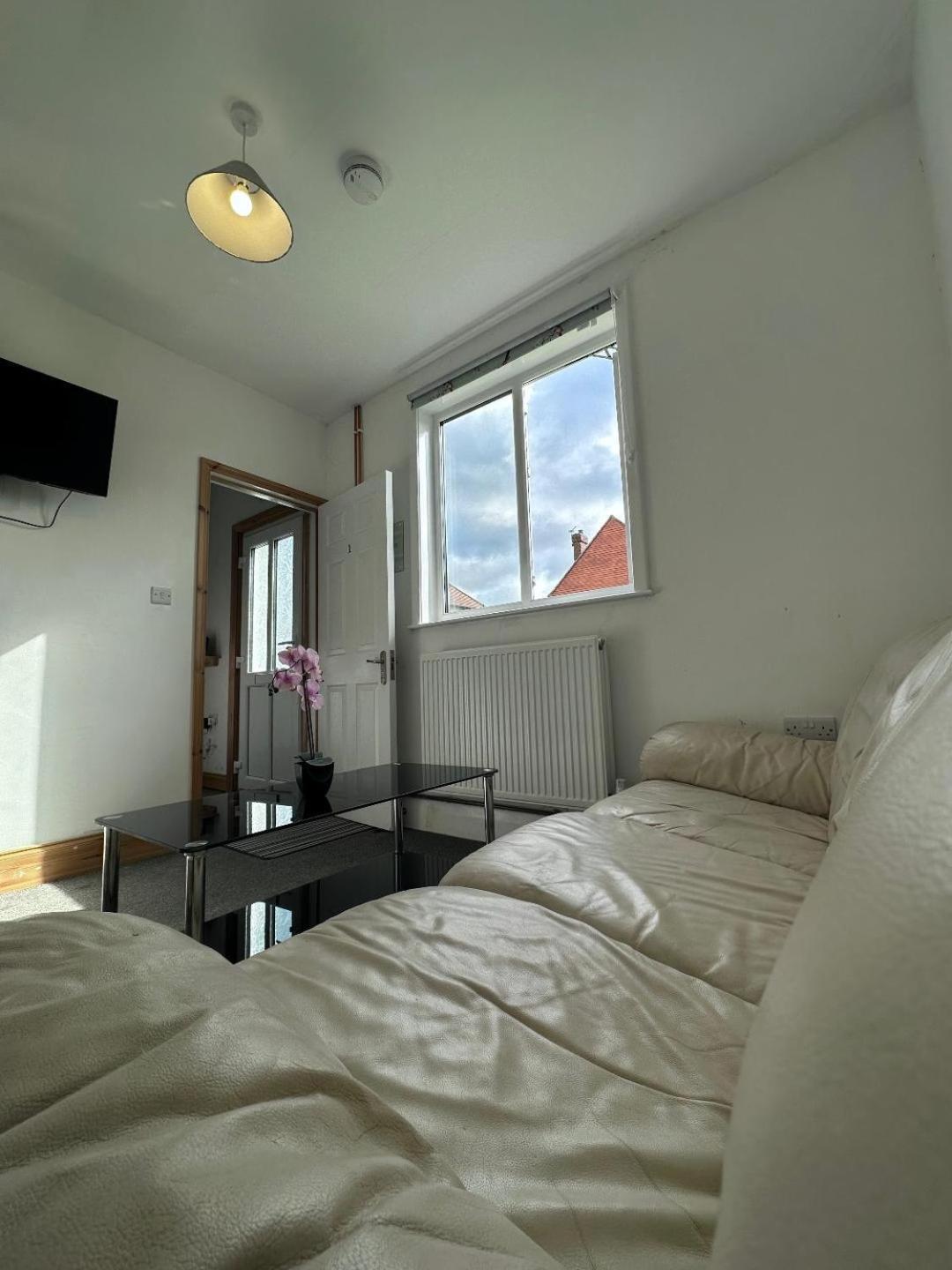 Browning House Bedrooms I Long Or Short Stay I Special Rate Available Ντέρμπι Εξωτερικό φωτογραφία